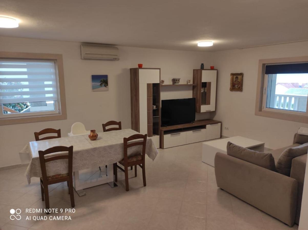 Apartments Marko Sutivan Insel Brac Ngoại thất bức ảnh