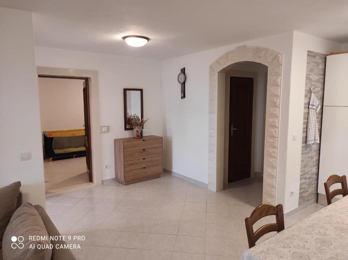 Apartments Marko Sutivan Insel Brac Ngoại thất bức ảnh