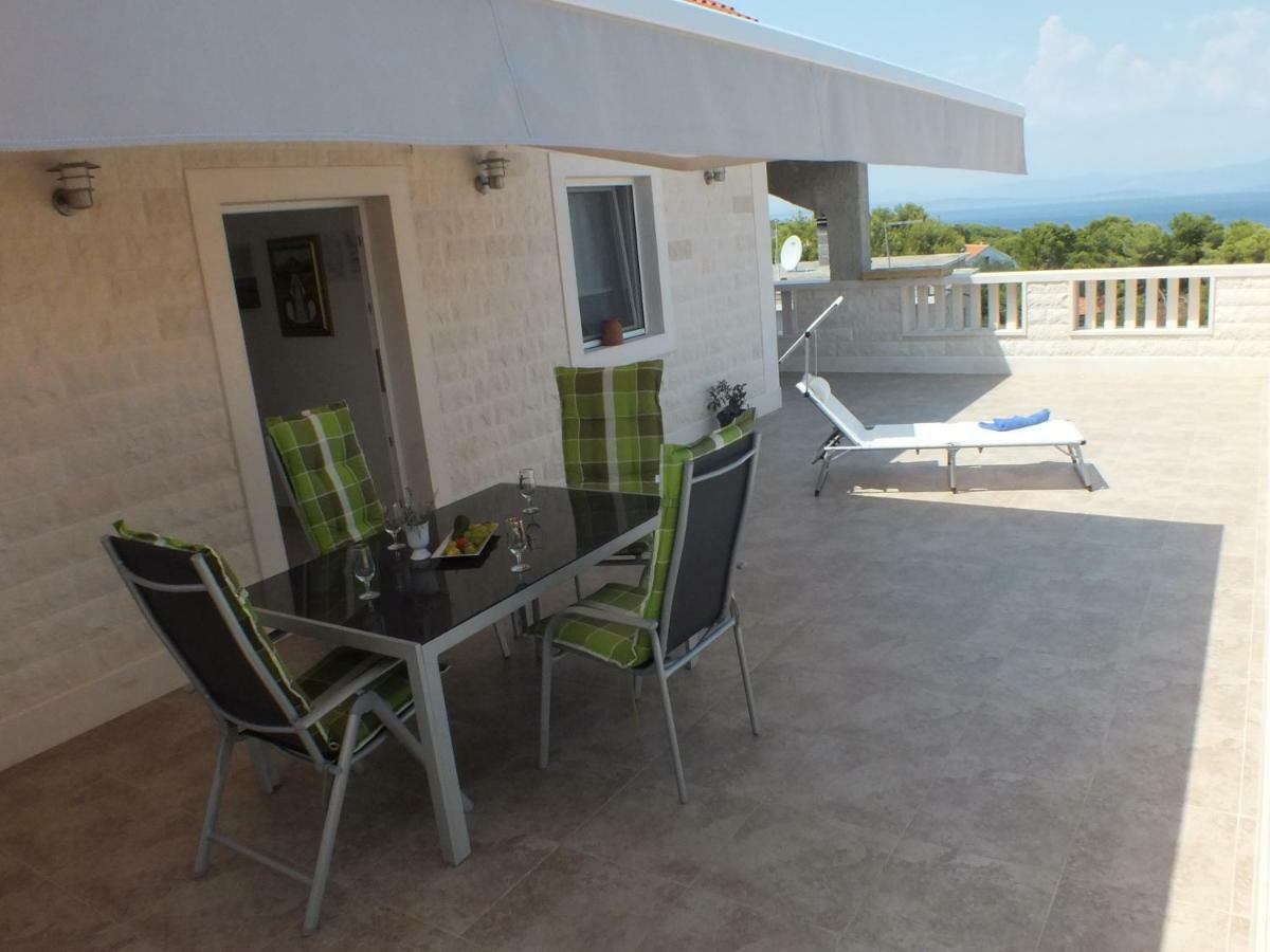 Apartments Marko Sutivan Insel Brac Ngoại thất bức ảnh