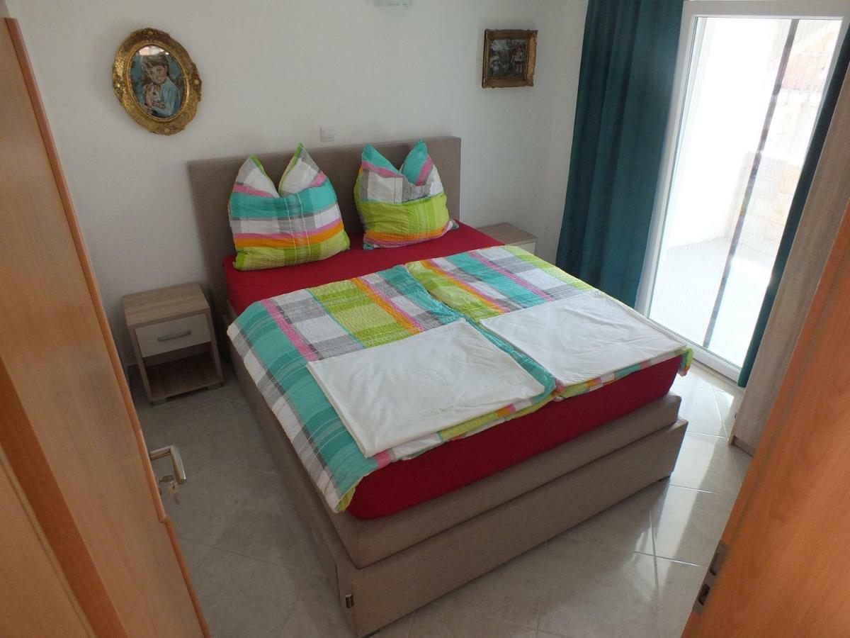 Apartments Marko Sutivan Insel Brac Ngoại thất bức ảnh