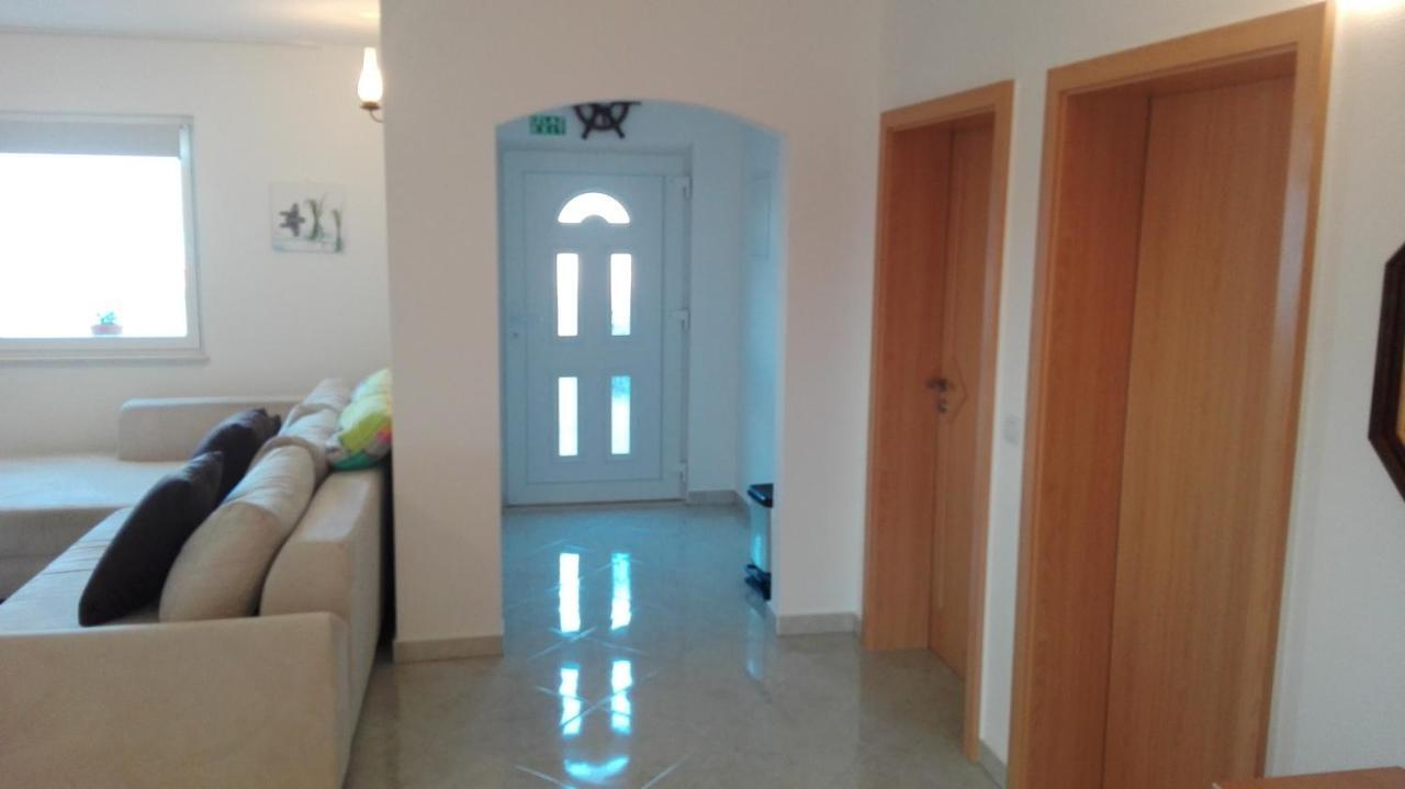 Apartments Marko Sutivan Insel Brac Ngoại thất bức ảnh