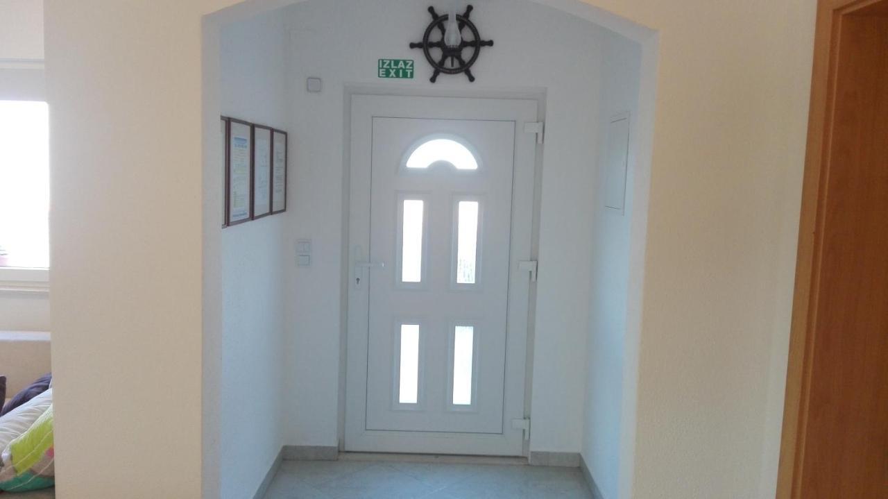 Apartments Marko Sutivan Insel Brac Ngoại thất bức ảnh