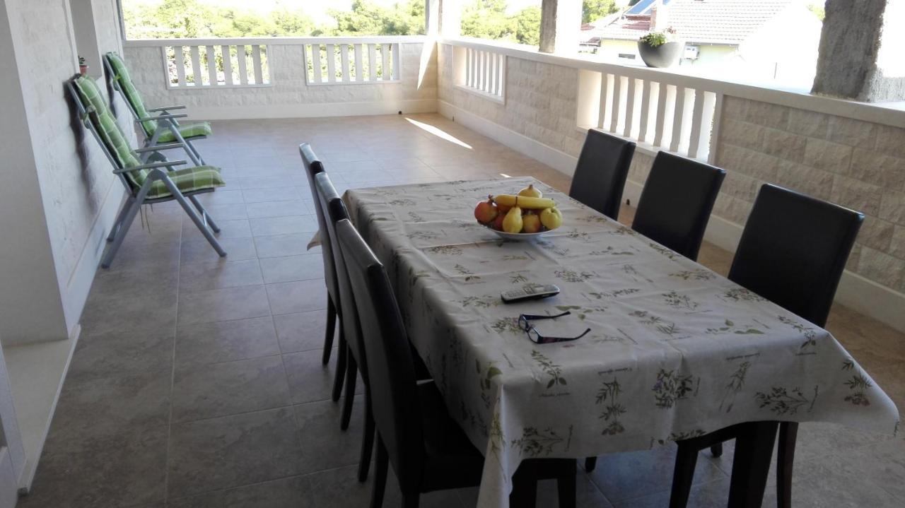 Apartments Marko Sutivan Insel Brac Ngoại thất bức ảnh
