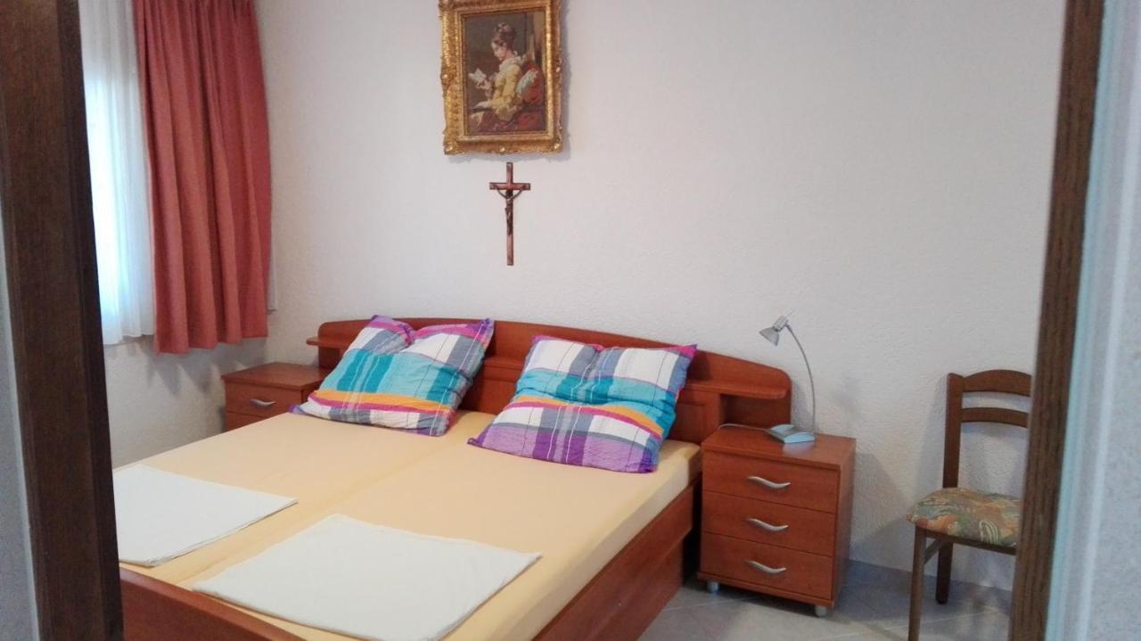 Apartments Marko Sutivan Insel Brac Ngoại thất bức ảnh