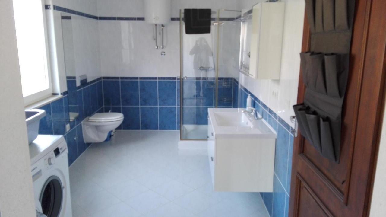Apartments Marko Sutivan Insel Brac Ngoại thất bức ảnh